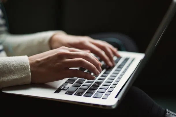 Escribiendo en la computadora