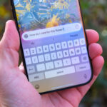 Por qué la nueva estrategia publicitaria de ChatGPT es lo mejor que le ha pasado a Apple Intelligence
